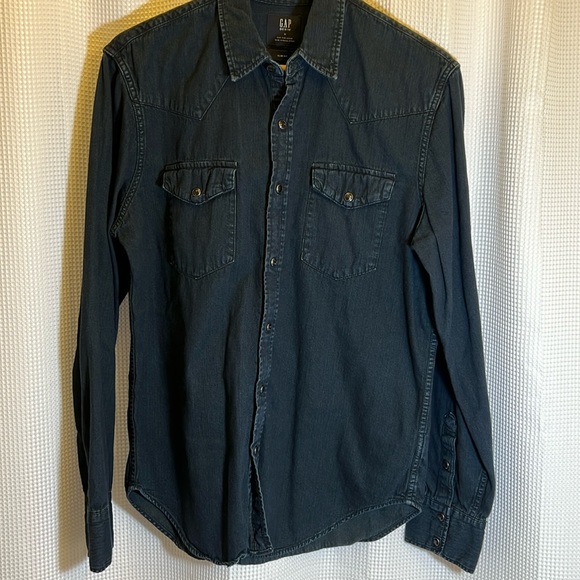Gap Slim Fit Denim Shirt (Men’s) - Picture 2 of 6